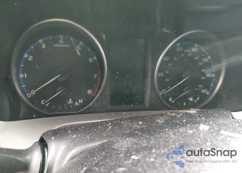 2018 Toyota Rav4 Le z USA, uszkodzony, nr VIN JTMZFREV2JJ747058